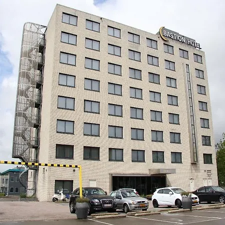 Отель Bastion Alexander 4*