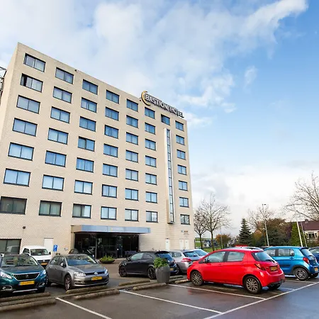 ホテル バスティオン アレクサンダー 4*