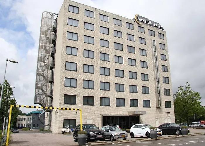 Отель Bastion Alexander 4*