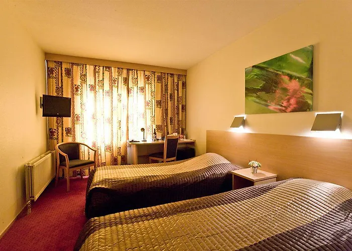 Bastion Alexander 4* Роттердам